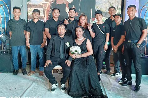 Viral: Couple in Pangasinan holds Gothic.
